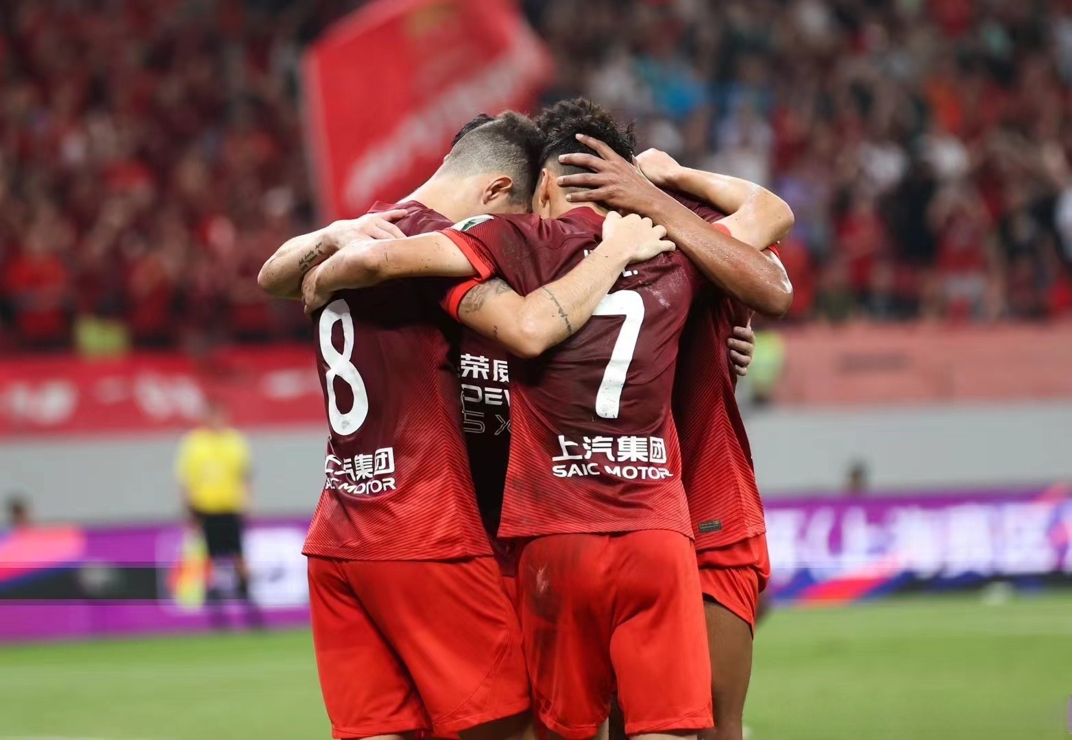 中超集结日再迎强敌，洛杉矶快船绝杀压哨，主帅态度：底气十足，团队化学反应显著的简单介绍