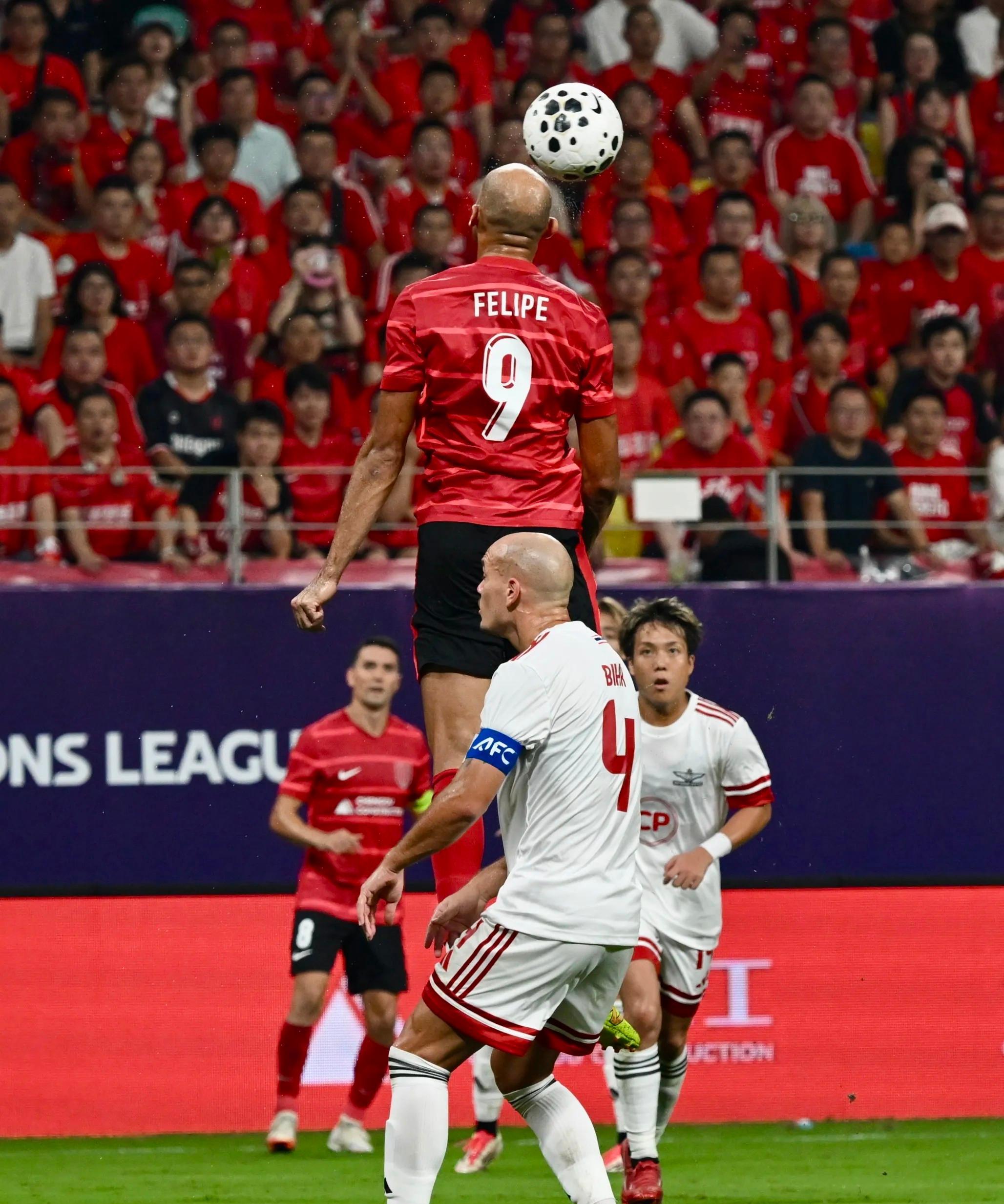 德甲转会期再迎强敌，成都蓉城防线松动，主帅态度——质疑声仍在，资深球员宣示担当的简单介绍